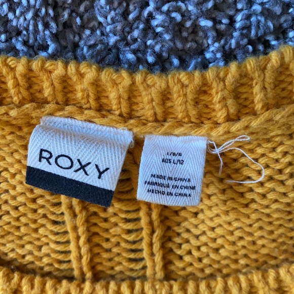 Roxy sweater size LG - Picture 2 of 6
